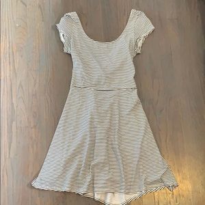 Summer dress with detailed back